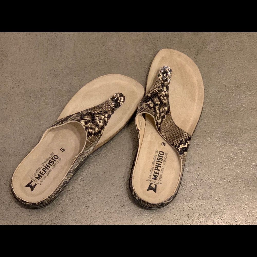 *PRICE DROP*  Mephisto Agacia sz 10 dark brown